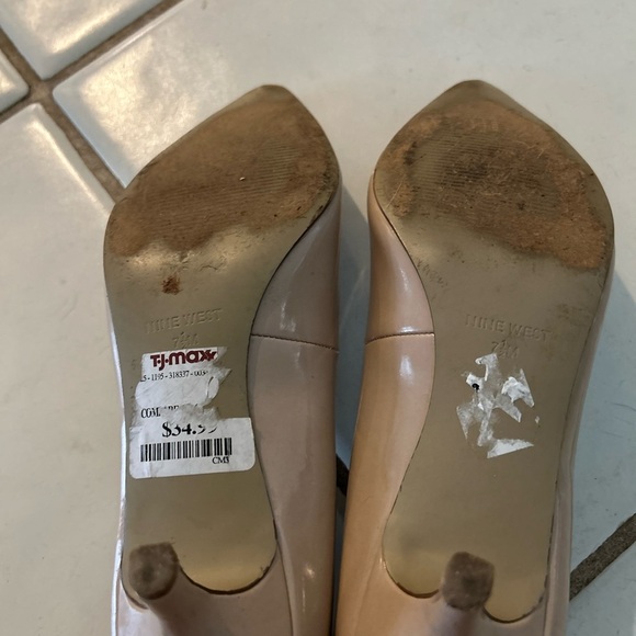 Nine West Women's Tan patent Flats - Picture 7 of 7